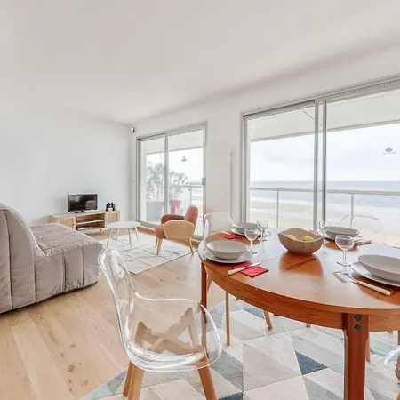 Magnificent Apt Sea View